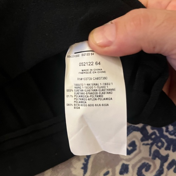 New Armani VNeck Sweater Beautiful & so classy. A great sweater for an attire M. - Picture 9 of 10